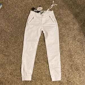 NWT White joggers 🏃‍♂️